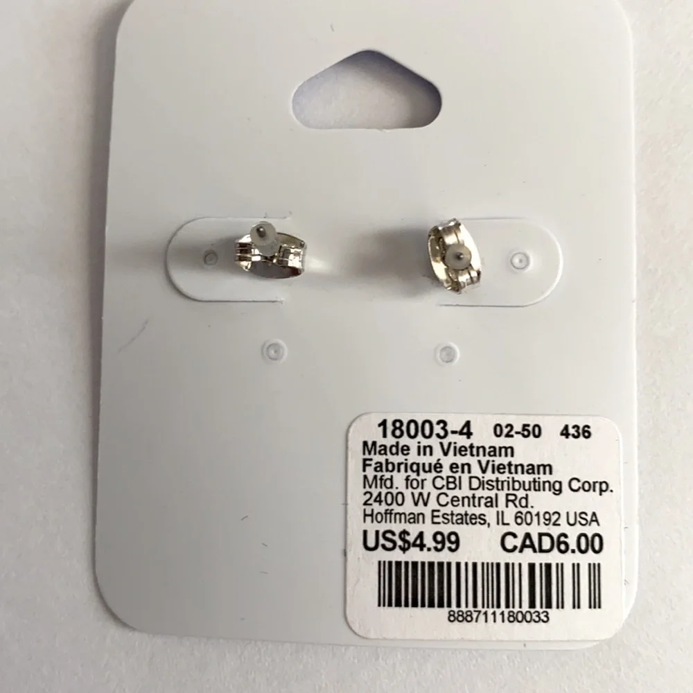 Claire’s Lot of (2) pairs‎ of earrings, NWT - In Original Sealed Packagin…